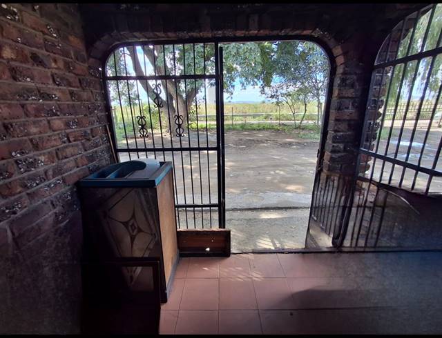 5 BEDROOM HOUSE FOR SALE IN OOS EINDE